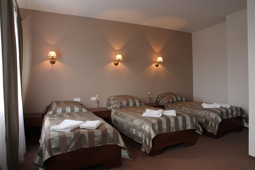 Hotel Stara Fabryka Malogoszcz Δωμάτιο φωτογραφία