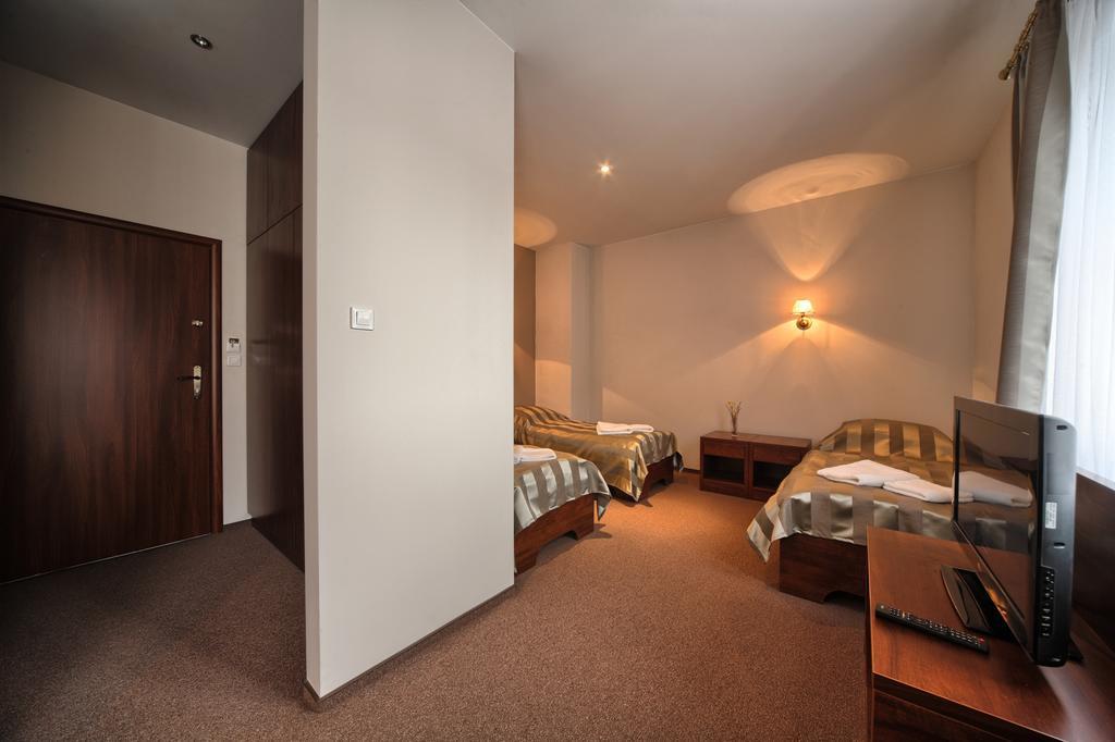 Hotel Stara Fabryka Malogoszcz Δωμάτιο φωτογραφία