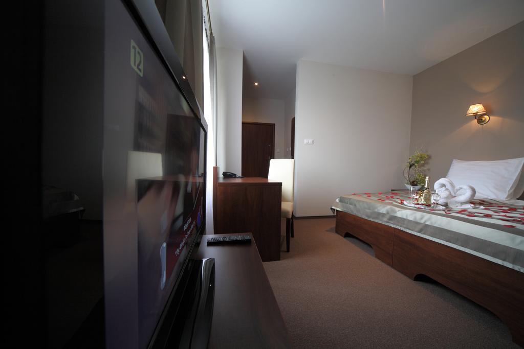 Hotel Stara Fabryka Malogoszcz Δωμάτιο φωτογραφία