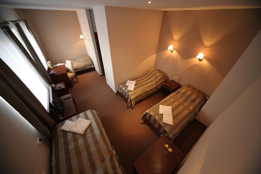 Hotel Stara Fabryka Malogoszcz Δωμάτιο φωτογραφία
