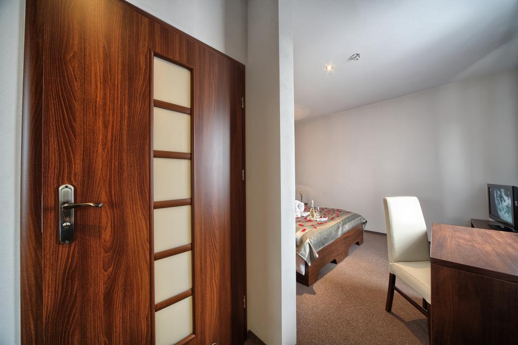 Hotel Stara Fabryka Malogoszcz Δωμάτιο φωτογραφία
