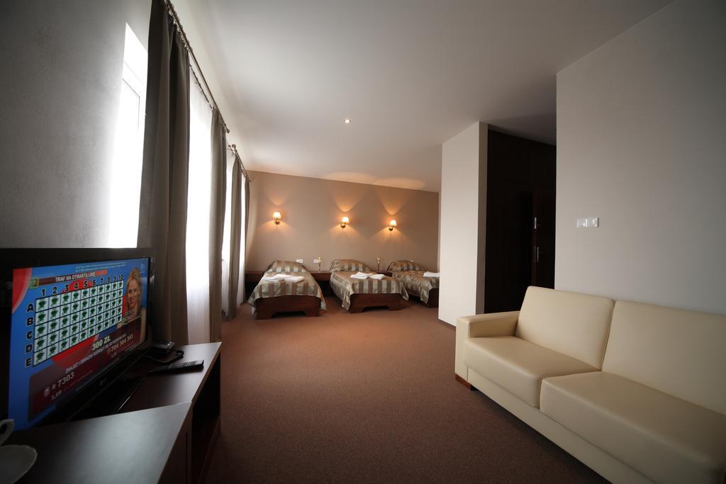Hotel Stara Fabryka Malogoszcz Δωμάτιο φωτογραφία